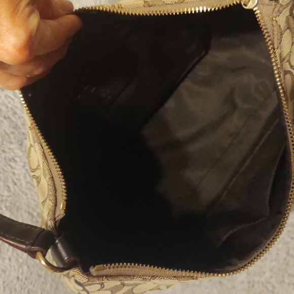 COACH Outline Signature Hobo EUC!! [FINAL PRICE] - Picture 10 of 13